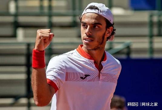 现场观众纷 现场观众纷