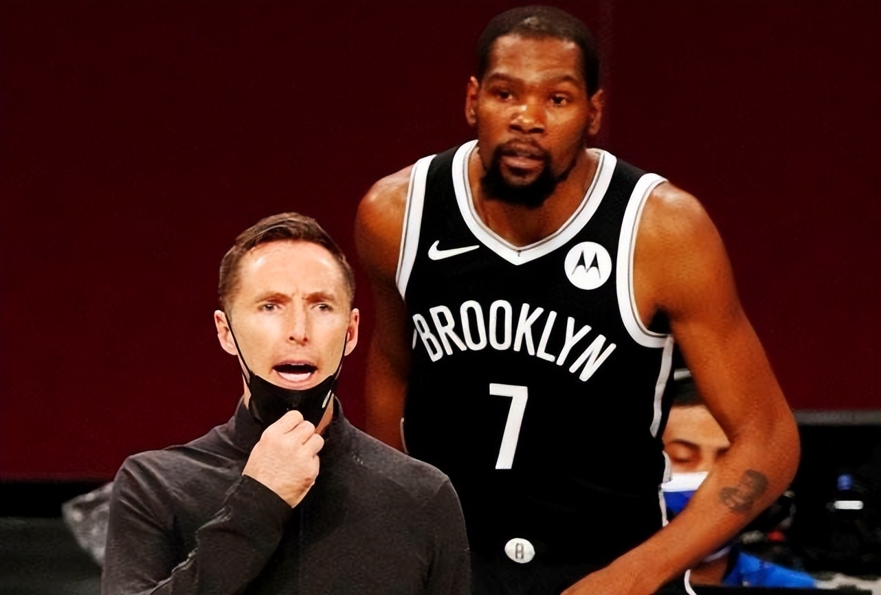 俱乐部在该 俱乐部在该